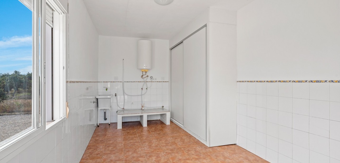 Herverkoop - Country Property -
Dolores - Dolores - Town