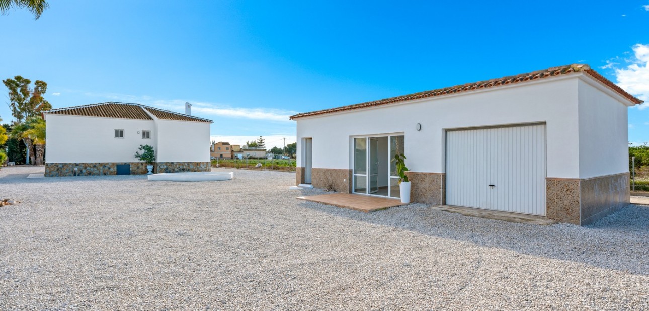 Herverkoop - Country Property -
Dolores - Dolores - Town