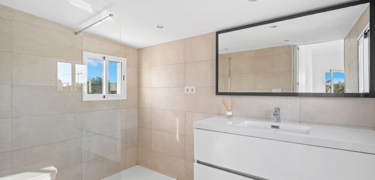 Herverkoop - Country Property -
Dolores - Dolores - Town