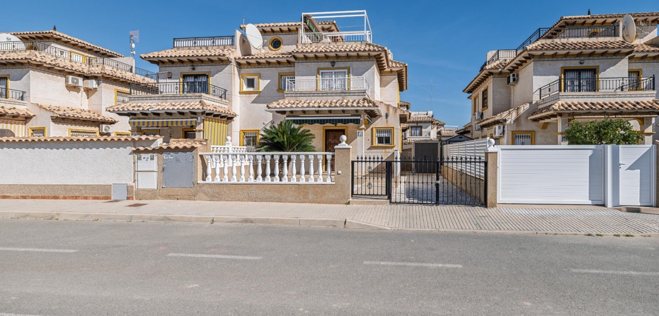 Venta - House - Quad -
La Zenia