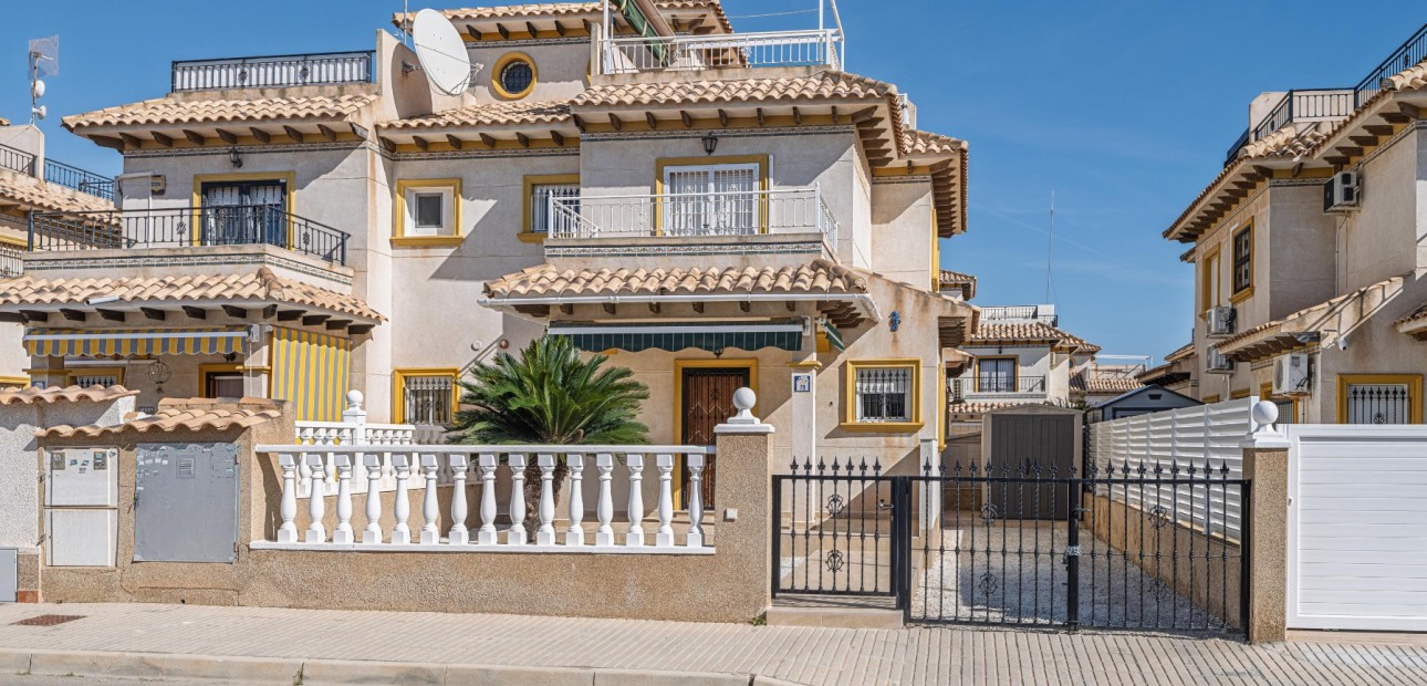 Venta - House - Quad -
La Zenia
