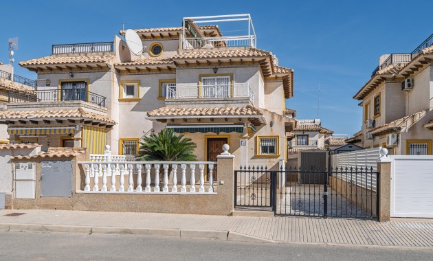 Venta - House - Quad -
La Zenia