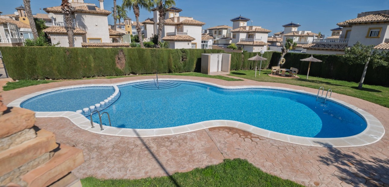 Venta - House - Quad -
La Zenia