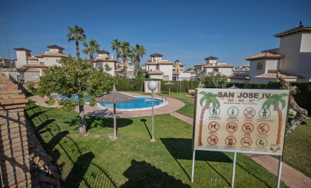 Venta - House - Quad -
La Zenia