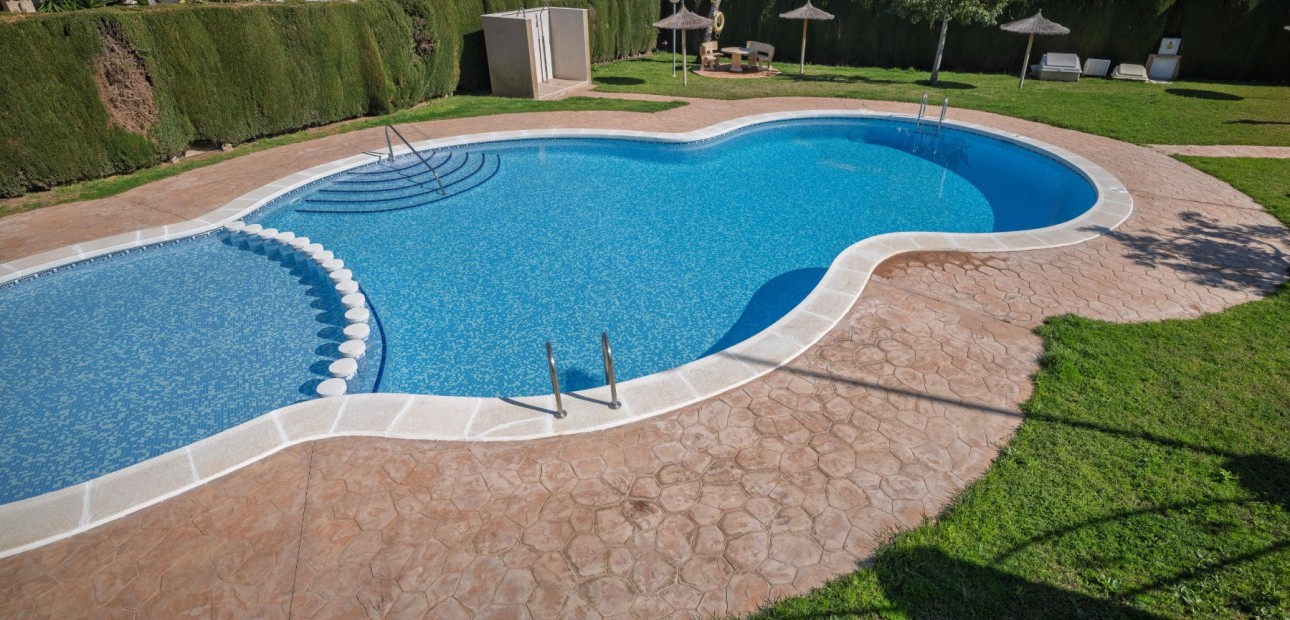 Venta - House - Quad -
La Zenia