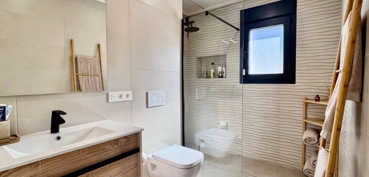 Herverkoop - Villa -
Rafal