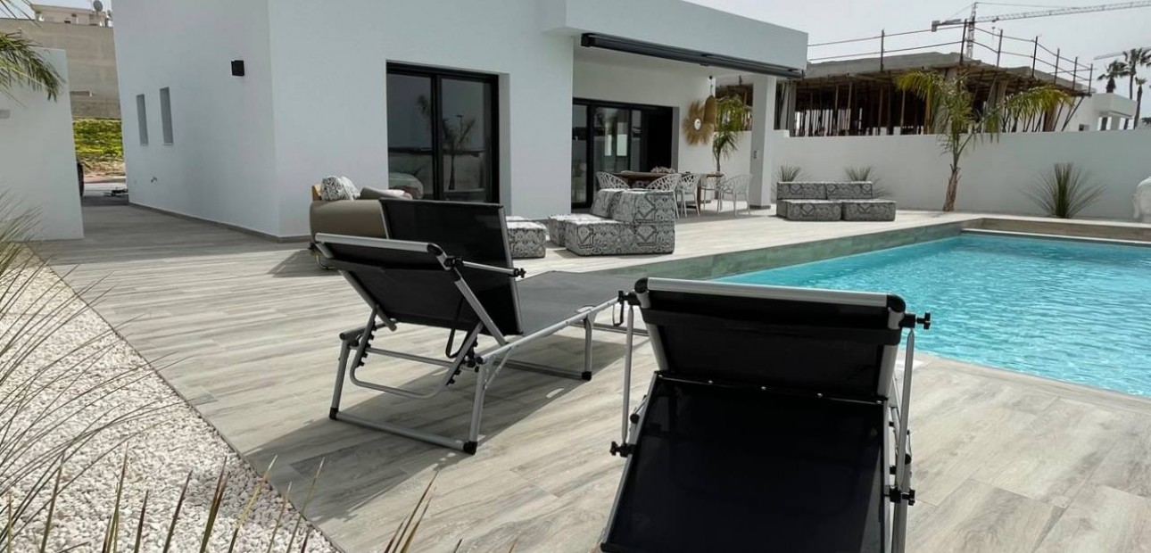 Herverkoop - Villa -
Rafal