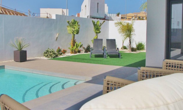 Herverkoop - Villa -
Rafal