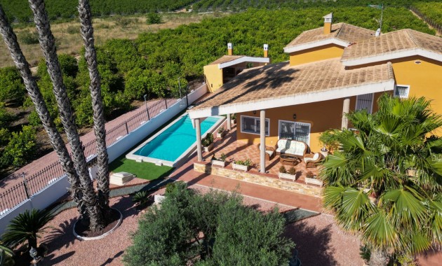 Herverkoop - Finca / Country Property -
Orihuela