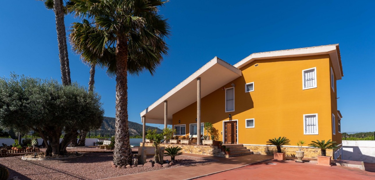 Herverkoop - Finca / Country Property -
Orihuela