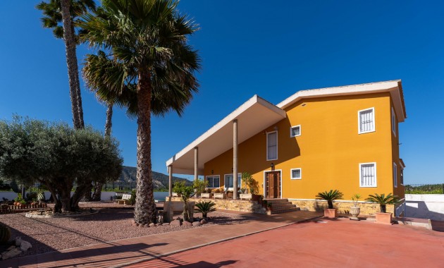 Herverkoop - Finca / Country Property -
Orihuela