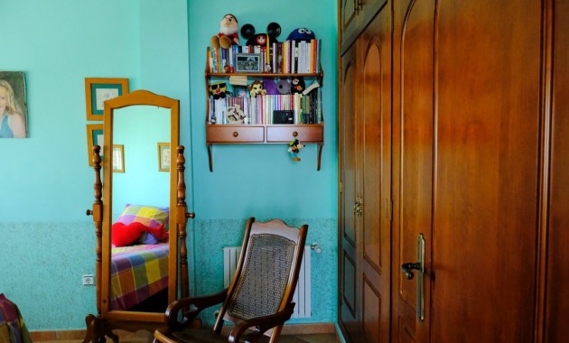 Herverkoop - Finca / Country Property -
Orihuela