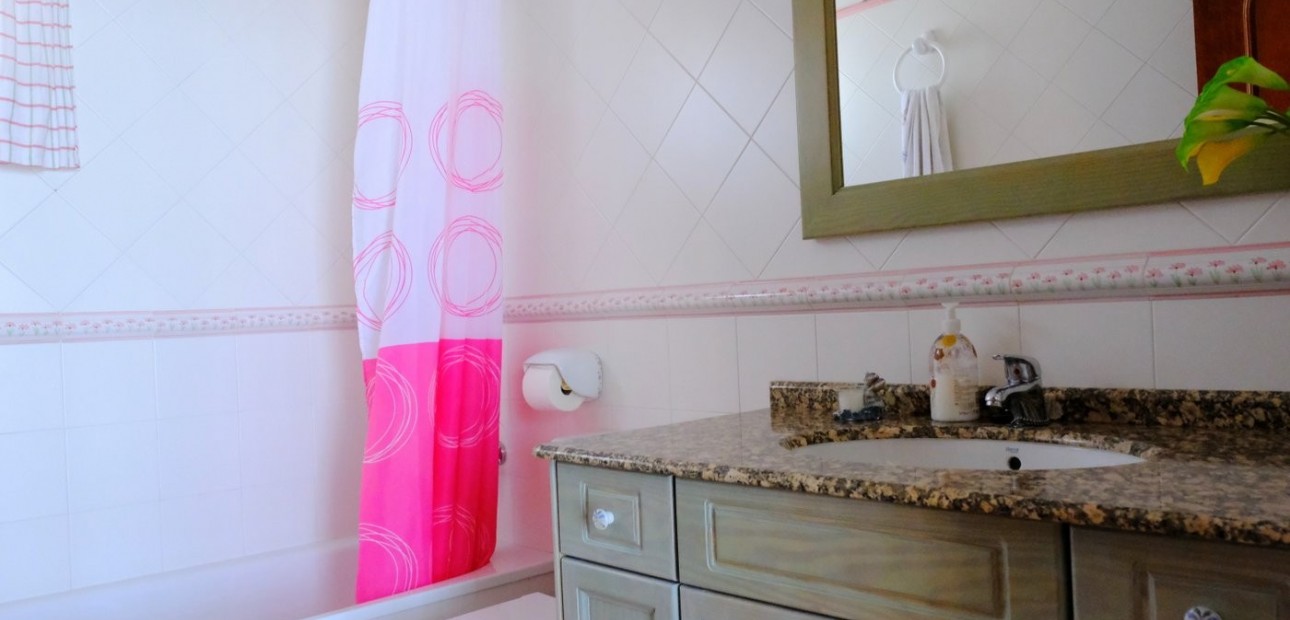 Herverkoop - Finca / Country Property -
Orihuela