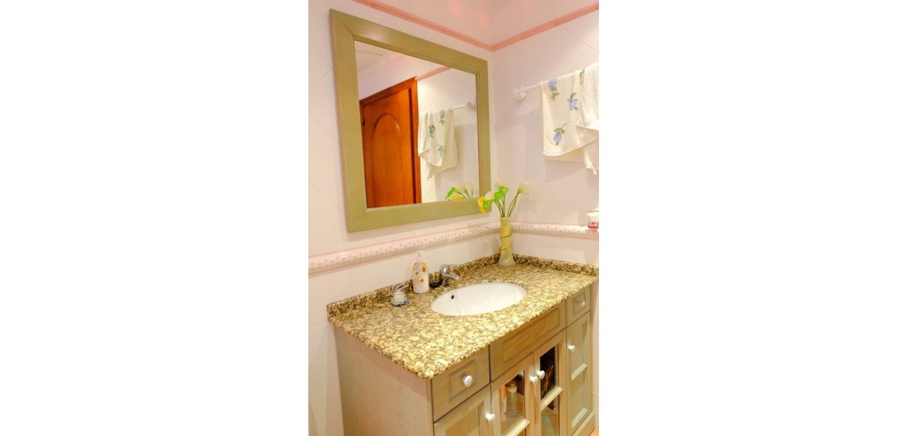 Herverkoop - Finca / Country Property -
Orihuela