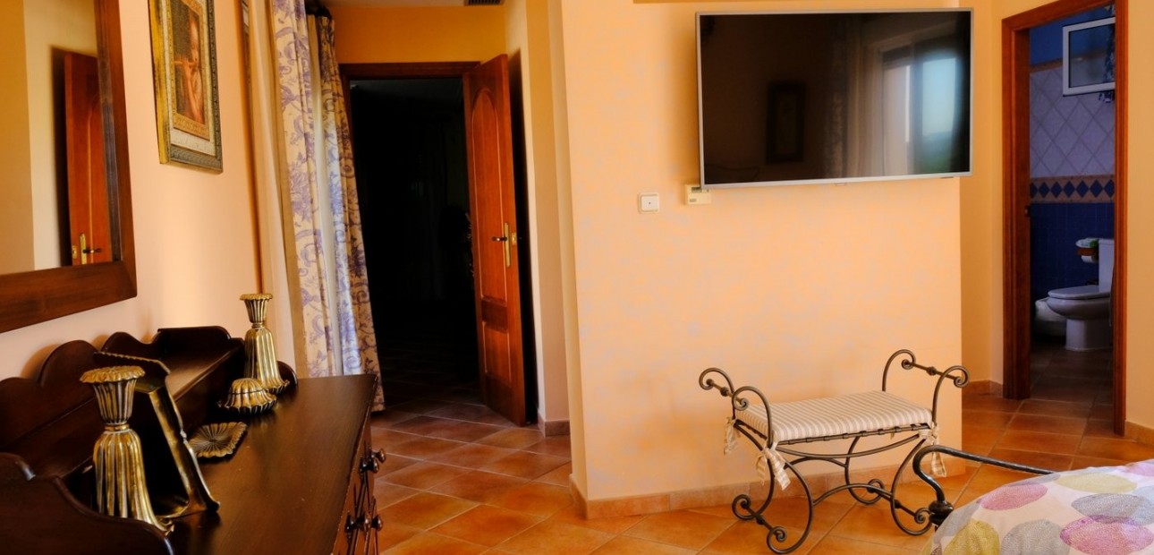 Herverkoop - Finca / Country Property -
Orihuela