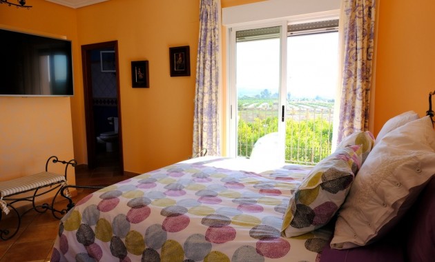 Herverkoop - Finca / Country Property -
Orihuela