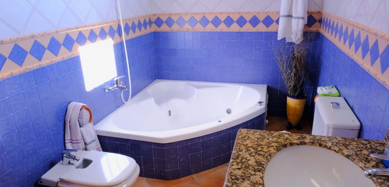 Herverkoop - Finca / Country Property -
Orihuela