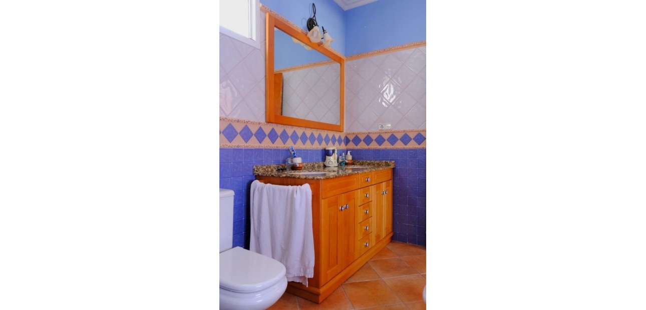 Herverkoop - Finca / Country Property -
Orihuela