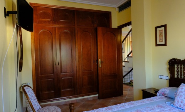 Herverkoop - Finca / Country Property -
Orihuela