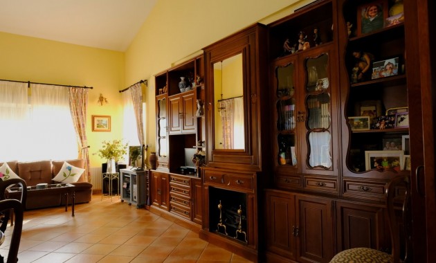 Herverkoop - Finca / Country Property -
Orihuela