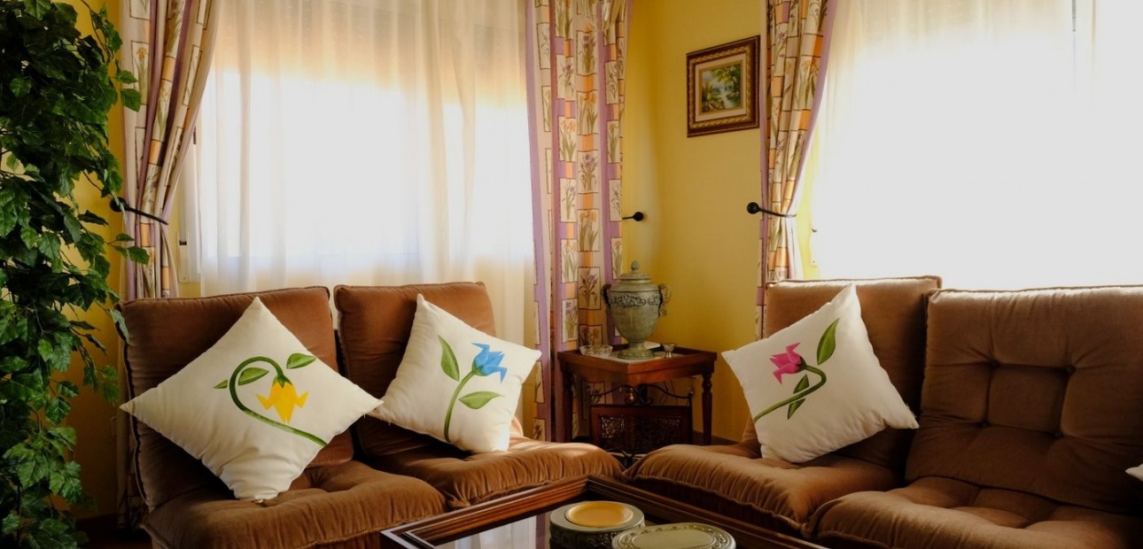 Herverkoop - Finca / Country Property -
Orihuela