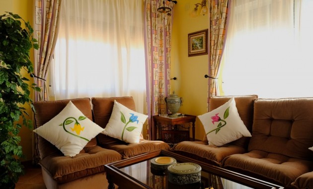 Herverkoop - Finca / Country Property -
Orihuela