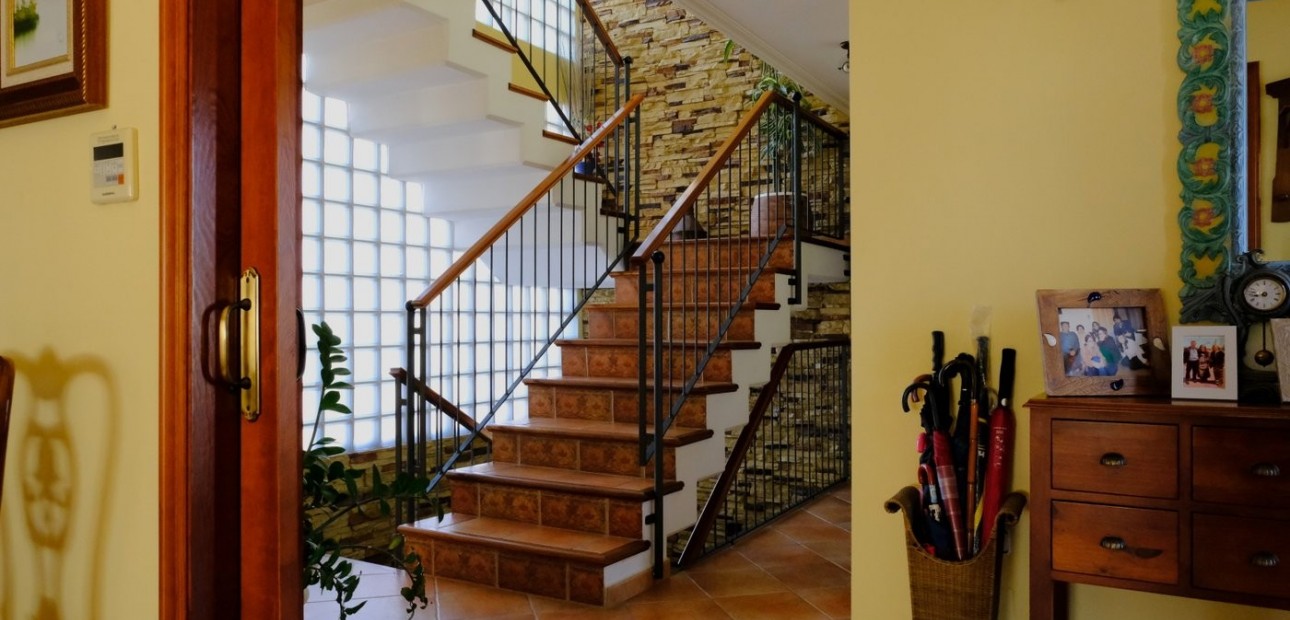 Herverkoop - Finca / Country Property -
Orihuela