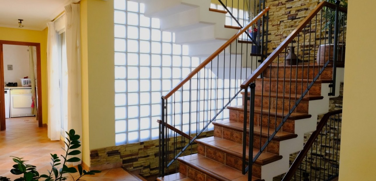 Herverkoop - Finca / Country Property -
Orihuela