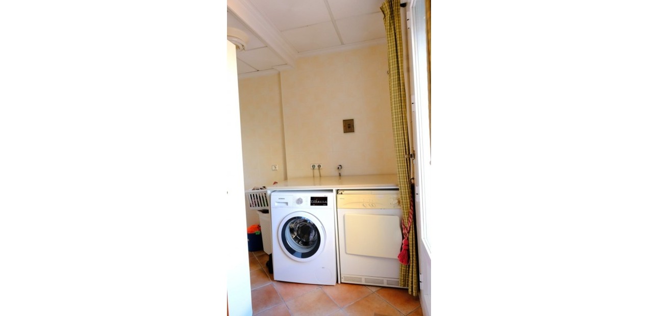 Herverkoop - Finca / Country Property -
Orihuela