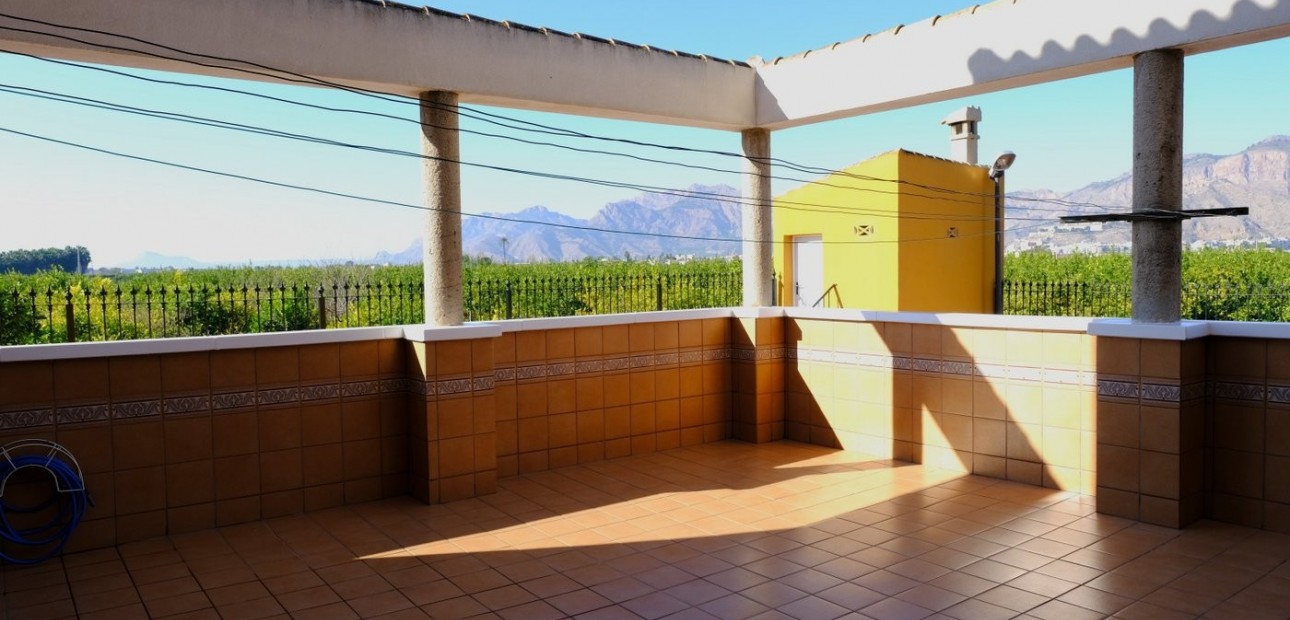 Herverkoop - Finca / Country Property -
Orihuela