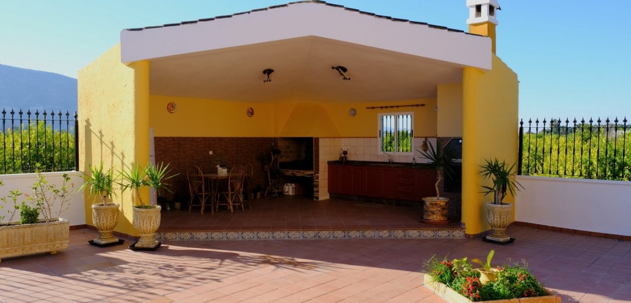 Herverkoop - Finca / Country Property -
Orihuela