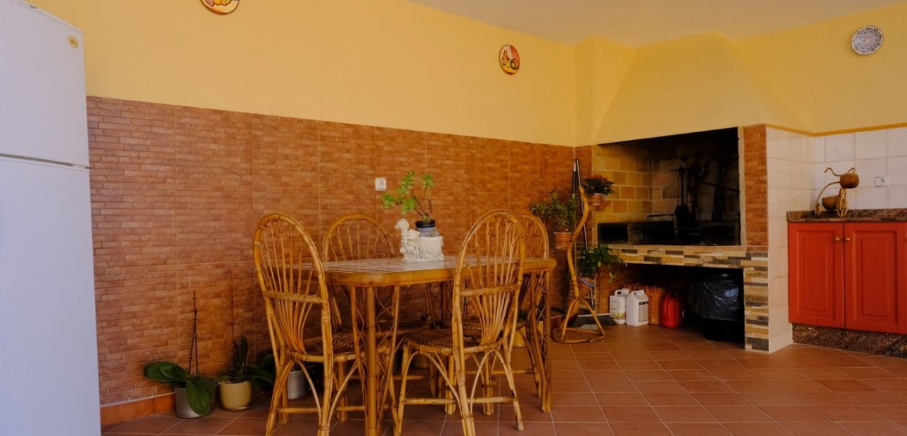 Herverkoop - Finca / Country Property -
Orihuela