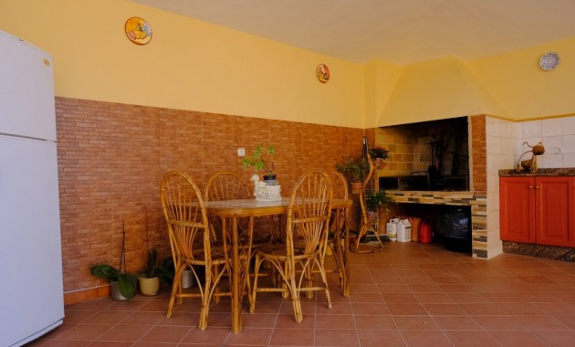 Herverkoop - Finca / Country Property -
Orihuela