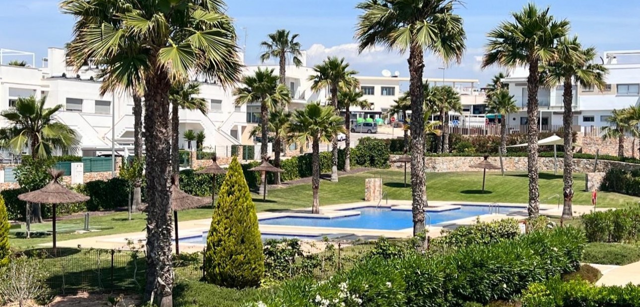 Herverkoop - A. Apartment / flat -
Entre Naranjos Vistabella Golf