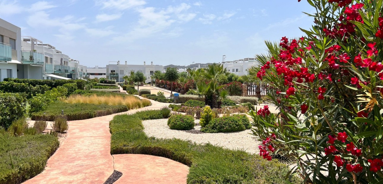 Venta - Apartment flat -
Entre Naranjos Vistabella Golf