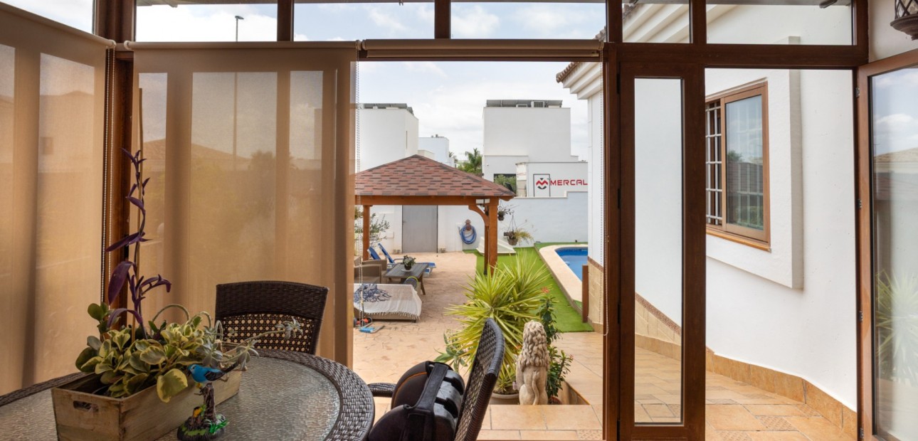 Sale - Detached Villa -
Los Montesinos - La herrada