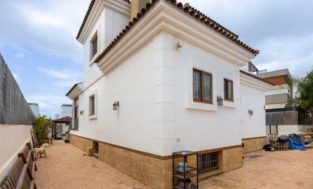 Sale - Detached Villa -
Los Montesinos - La herrada