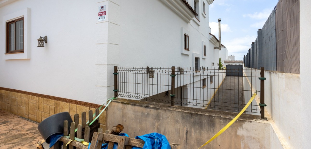 Sale - Detached Villa -
Los Montesinos - La herrada