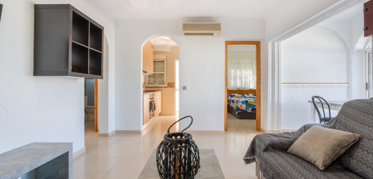 Sale - Detached Villa -
Torrevieja - Urbanización San Luis