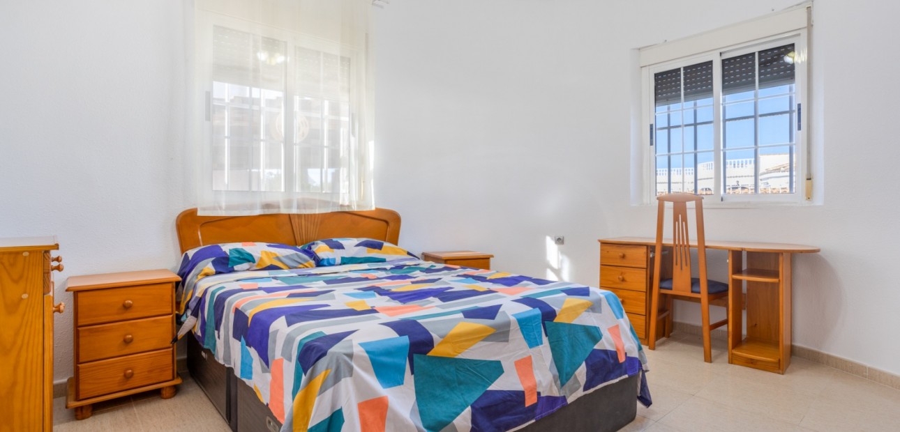 Sale - Detached Villa -
Torrevieja - Urbanización San Luis