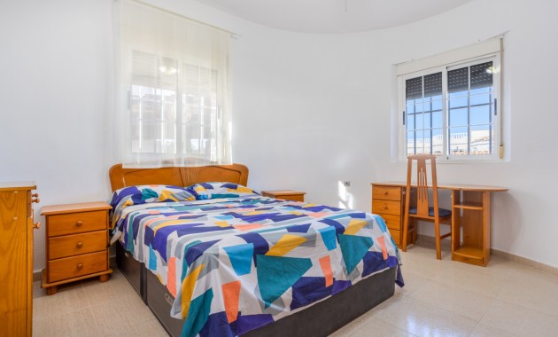 Sale - Detached Villa -
Torrevieja - Urbanización San Luis