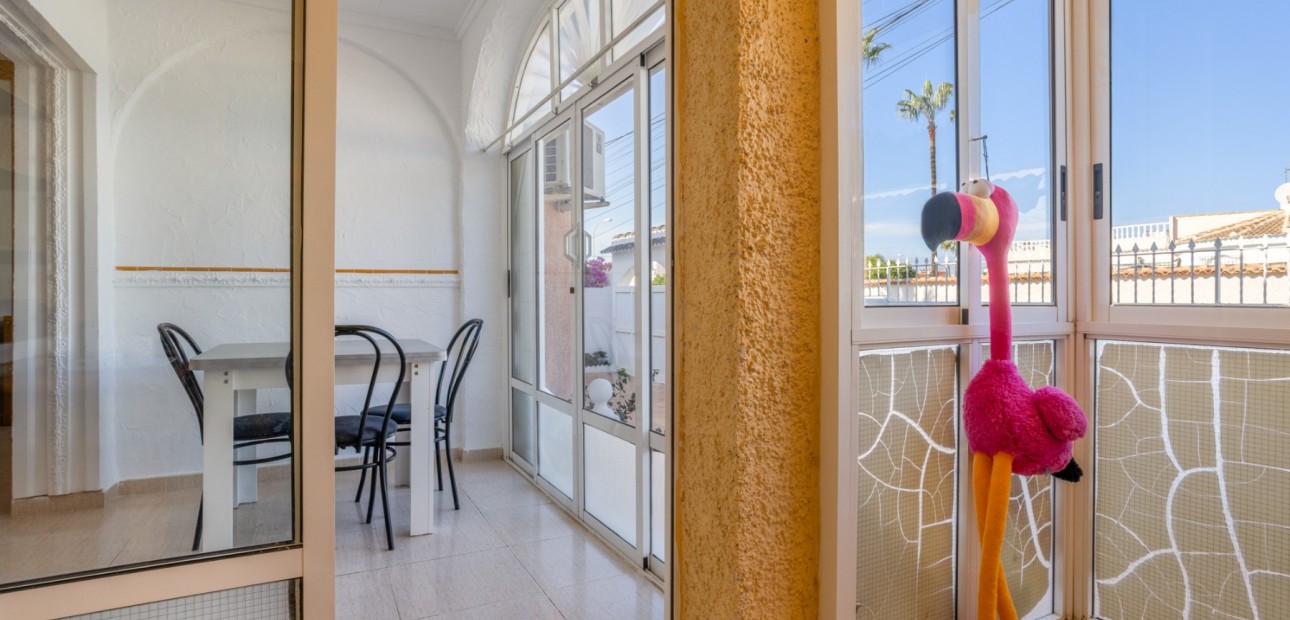 Sale - Detached Villa -
Torrevieja - Urbanización San Luis
