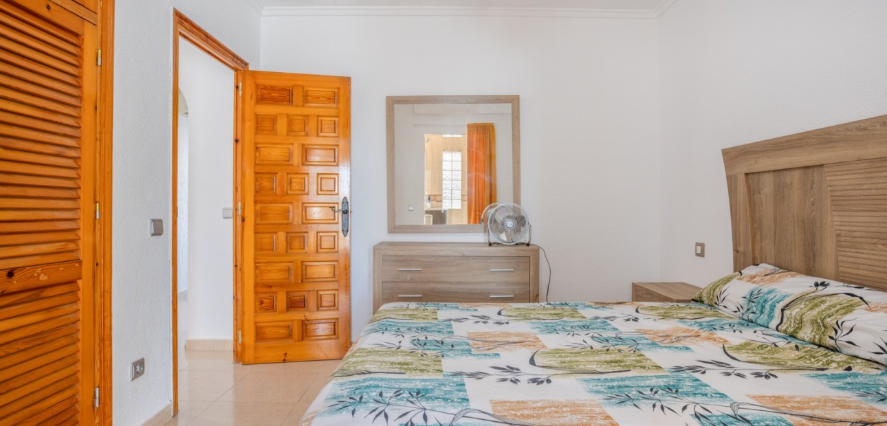 Sale - Detached Villa -
Torrevieja - Urbanización San Luis