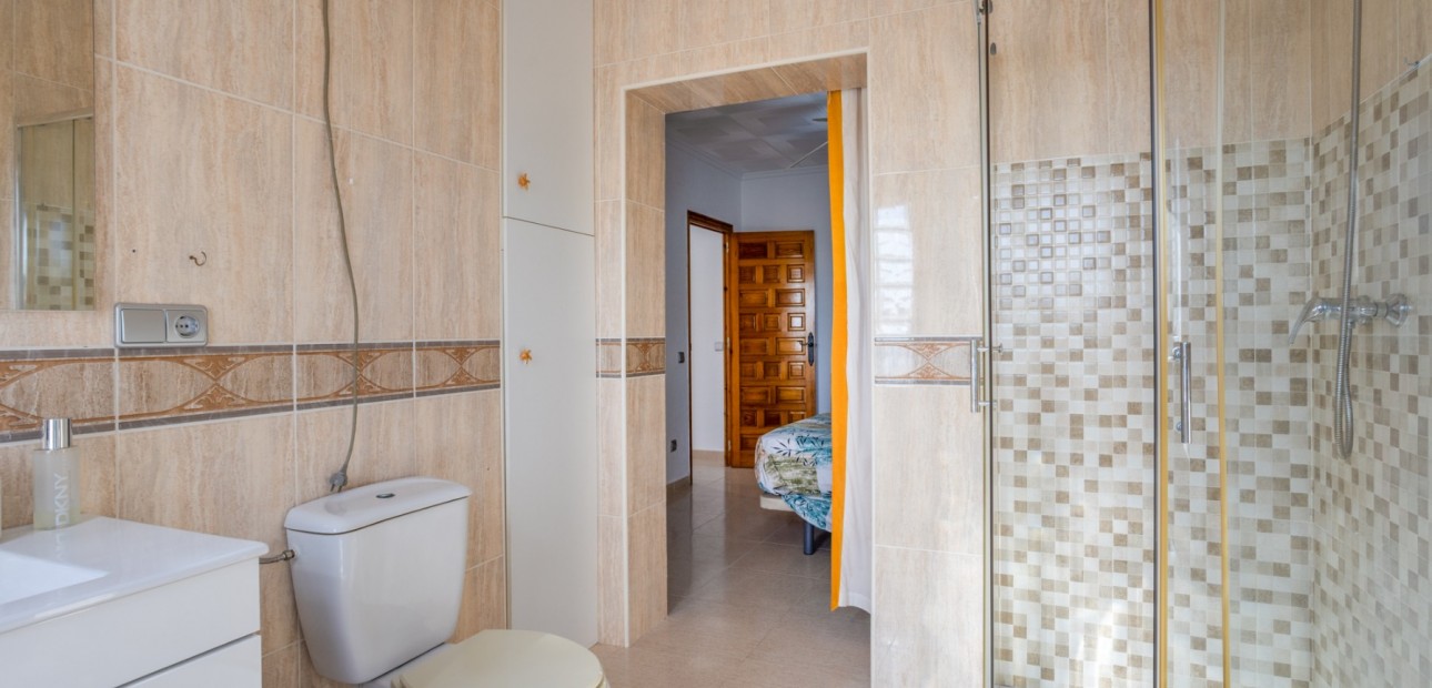 Sale - Detached Villa -
Torrevieja - Urbanización San Luis