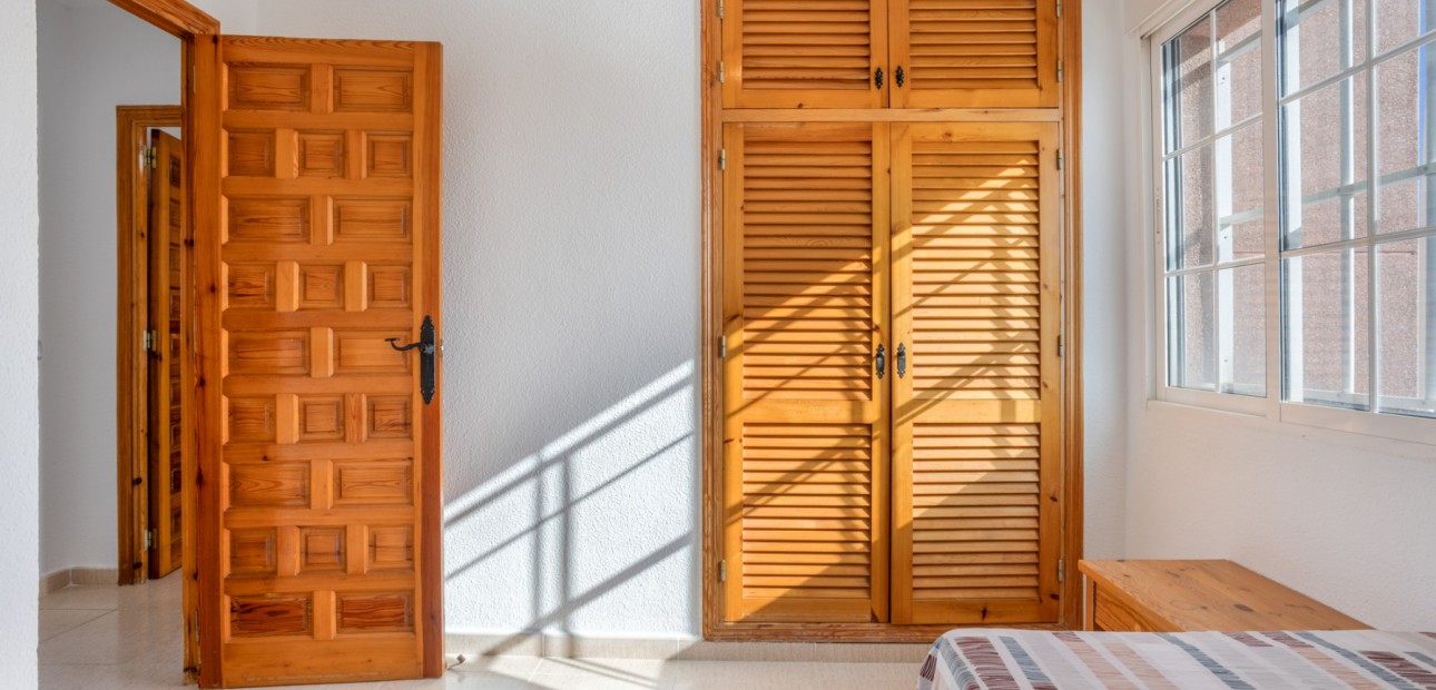 Sale - Detached Villa -
Torrevieja - Urbanización San Luis