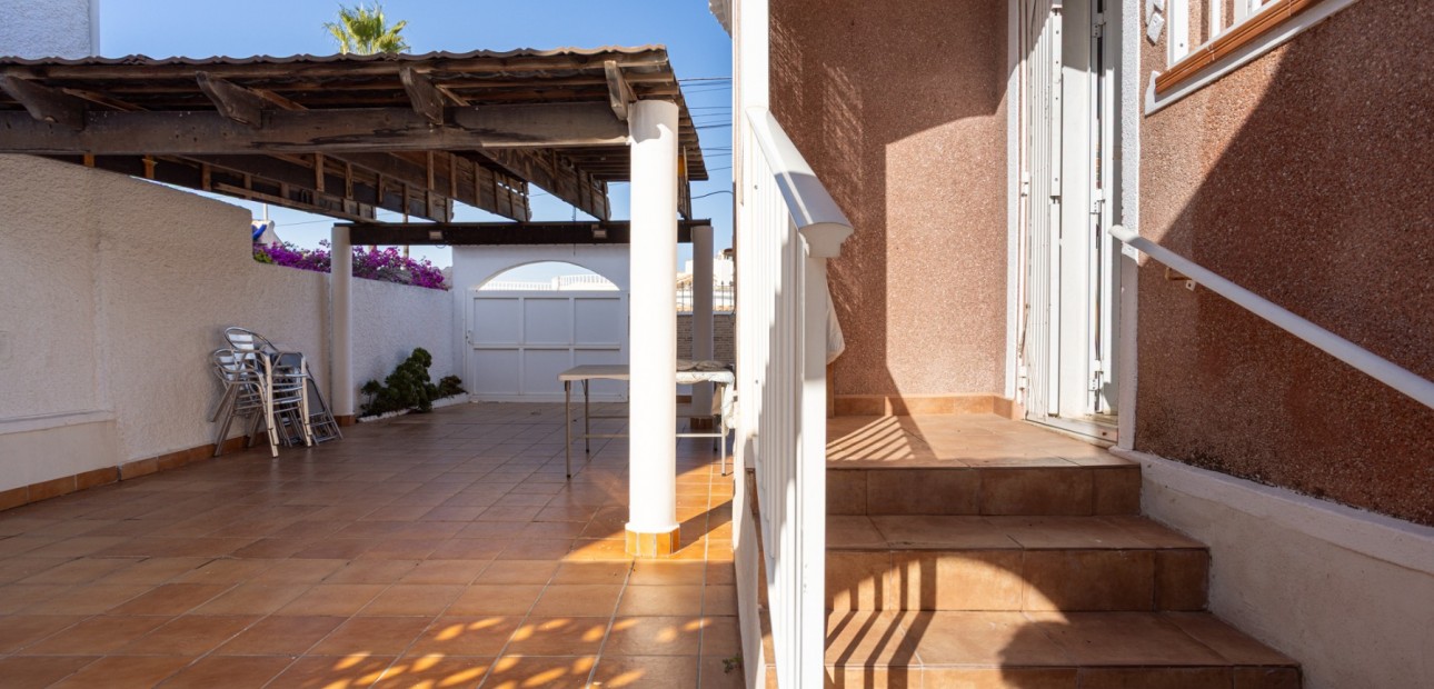 Sale - Detached Villa -
Torrevieja - Urbanización San Luis