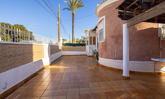 Sale - Detached Villa -
Torrevieja - Urbanización San Luis