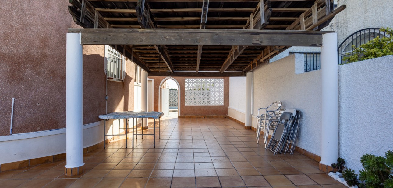 Sale - Detached Villa -
Torrevieja - Urbanización San Luis