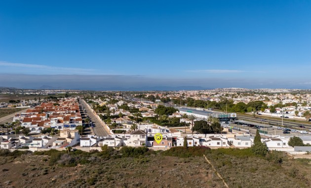 Sale - Detached Villa -
Torrevieja - Urbanización San Luis