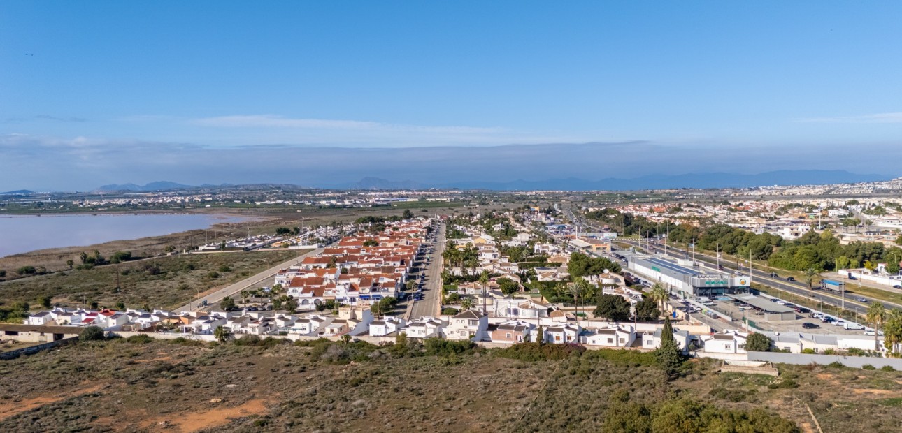 Sale - Detached Villa -
Torrevieja - Urbanización San Luis
